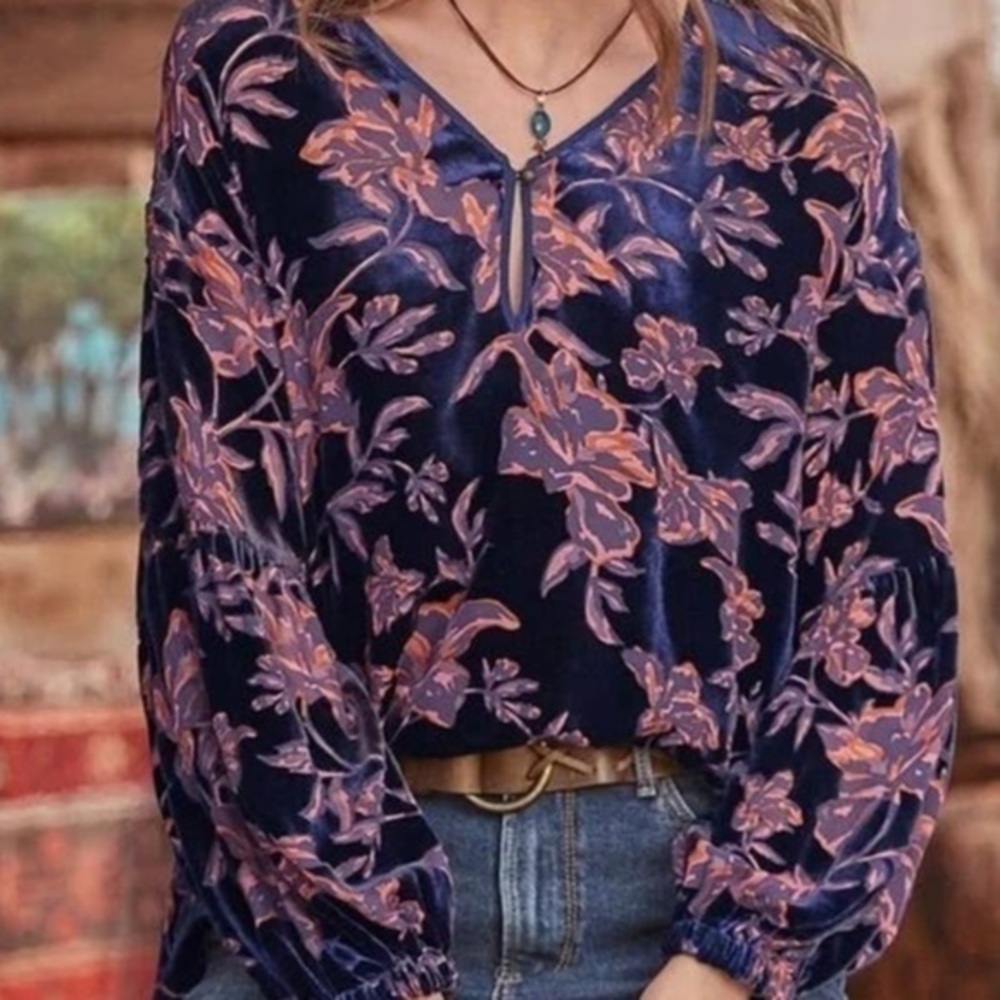 Sundance Velvet burn out Floral Blouse black & Purple